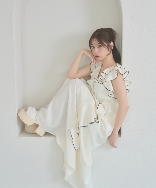 Ambre Neige(アンブルネージュ)の「raffle flill dress / ラッフルフリルワンピース(ワンピース・レディース・ブラック/オフホワイト・FREE)」の3枚目の写真