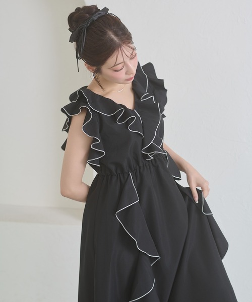 Ambre Neige(アンブルネージュ)の「raffle flill dress / ラッフルフリルワンピース(ワンピース・レディース・ブラック/オフホワイト・FREE)」の16枚目の写真
