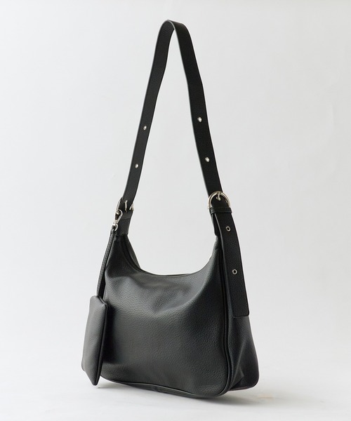 Chick（チック）の「Basic Shoulder Bag with Mini Pouch, Faux / ミニポーチ付き フェイクレザー ベーシックショルダーバッグ（ショルダーバッグ・レディース・ベージュ/ブラウン/ブラック/ホワイト・FREE）」の2枚目の写真