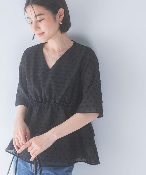 URBAN RESEARCH ROSSO WOMEN(アーバンリサーチ ロッソ)の「『WEB限定』ジャガードペプラムブラウス(シャツ/ブラウス・レディース・ブラック系その他/ライトベージュ/ブラック・FREE)」の2枚目の写真