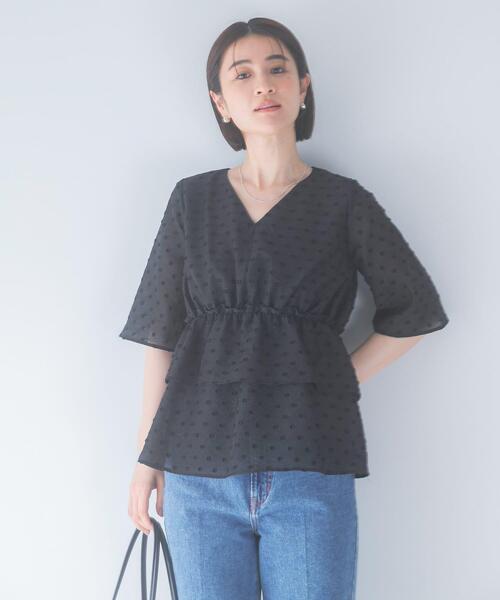 URBAN RESEARCH ROSSO WOMEN(アーバンリサーチ ロッソ)の「『WEB限定』ジャガードペプラムブラウス(シャツ/ブラウス・レディース・ブラック系その他/ライトベージュ/ブラック・FREE)」の6枚目の写真