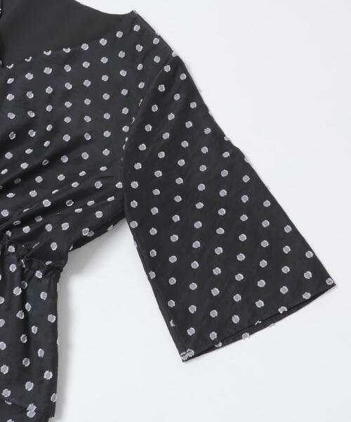 URBAN RESEARCH ROSSO WOMEN(アーバンリサーチ ロッソ)の「『WEB限定』ジャガードペプラムブラウス(シャツ/ブラウス・レディース・ブラック系その他/ライトベージュ/ブラック・FREE)」の22枚目の写真
