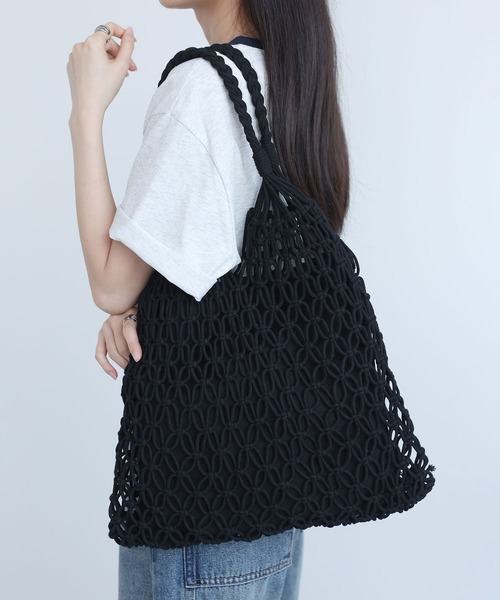 LA VORAGINE(ラ ヴォラジネ)の「【選べる3色展開!】マクラメトートバッグ(トートバッグ・レディース・Black/White/Beige・FREE)」の4枚目の写真