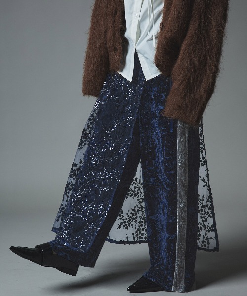 W:Huku(フーク)の「クラッシュ ベロア サイド ライン パンツ / Crash Velour Side-Line Pants(その他パンツ・レディース・ネイビー/ライトベージュ/ブラウン・FREE)」の4枚目の写真