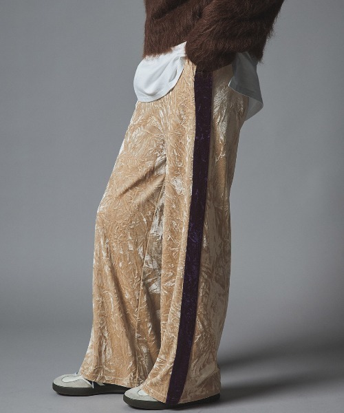 W:Huku(フーク)の「クラッシュ ベロア サイド ライン パンツ / Crash Velour Side-Line Pants(その他パンツ・レディース・ネイビー/ライトベージュ/ブラウン・FREE)」の5枚目の写真