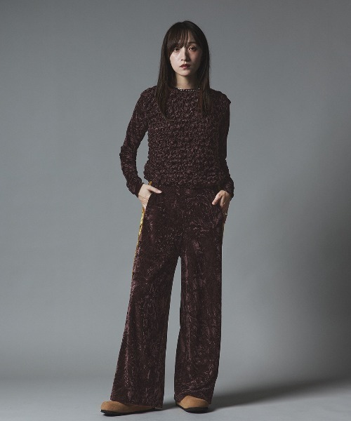 W:Huku(フーク)の「クラッシュ ベロア サイド ライン パンツ / Crash Velour Side-Line Pants(その他パンツ・レディース・ネイビー/ライトベージュ/ブラウン・FREE)」の10枚目の写真