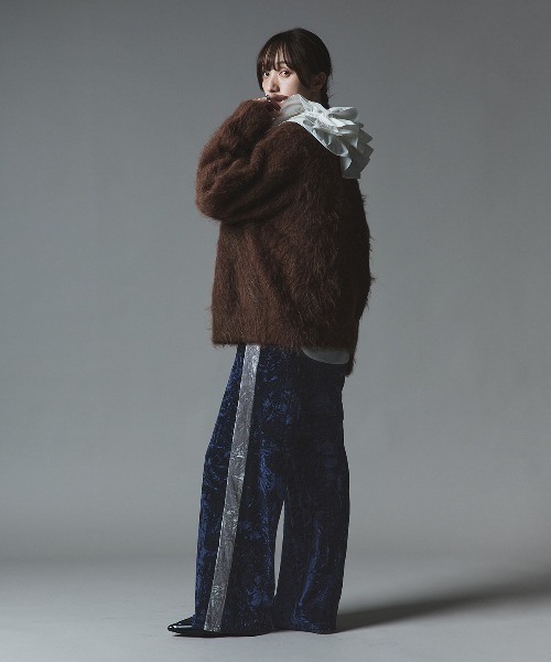 W:Huku(フーク)の「クラッシュ ベロア サイド ライン パンツ / Crash Velour Side-Line Pants(その他パンツ・レディース・ネイビー/ライトベージュ/ブラウン・FREE)」の14枚目の写真