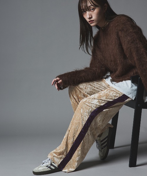 W:Huku(フーク)の「クラッシュ ベロア サイド ライン パンツ / Crash Velour Side-Line Pants(その他パンツ・レディース・ネイビー/ライトベージュ/ブラウン・FREE)」の19枚目の写真
