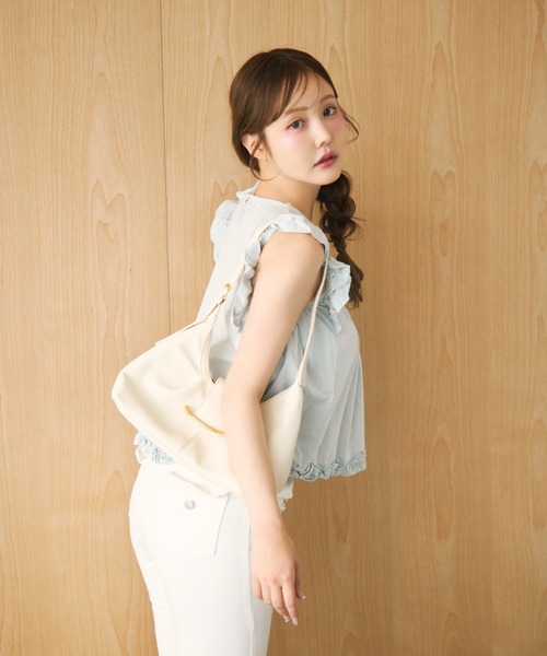miune(ミューヌ)の「ムーンプレートワンハンドルバッグ(ショルダーバッグ・レディース・キャメル/アイボリー/ブラック/ベージュ/ブラウン・FREE)」の17枚目の写真