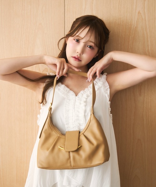 miune(ミューヌ)の「ムーンプレートワンハンドルバッグ(ショルダーバッグ・レディース・キャメル/アイボリー/ブラック/ベージュ/ブラウン・FREE)」の6枚目の写真