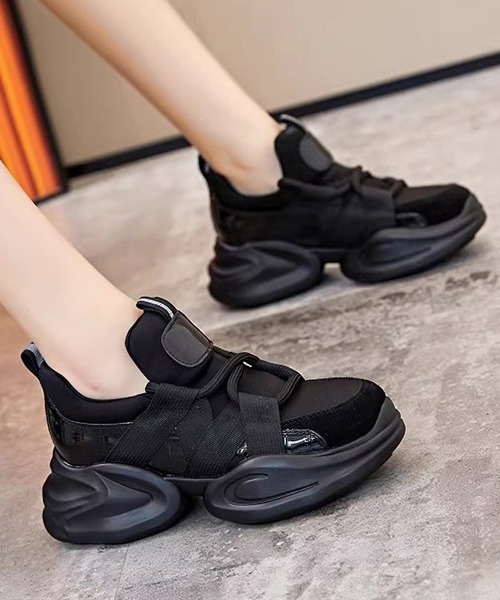 Lace Ladies(レースレディース)の「サイドベルト レースアップ 厚底 ダッド スニーカー(スニーカー・レディース・ブラック/ホワイト・24cm/23.5cm/23cm/22.5cm/25cm/24.5cm)」の4枚目の写真