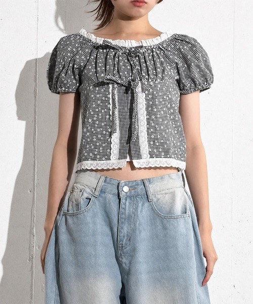MAISON SELECT(メゾンセレクト)の「6C83 チェック×フラワー レースアクセント2WAYブラウス(シャツ/ブラウス・レディース・ブラック/ライトブルー・FREE)」の1枚目の写真