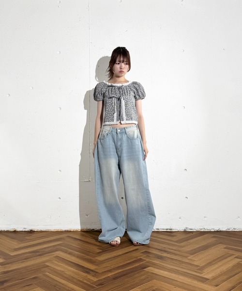 MAISON SELECT(メゾンセレクト)の「6C83 チェック×フラワー レースアクセント2WAYブラウス(シャツ/ブラウス・レディース・ブラック/ライトブルー・FREE)」の4枚目の写真