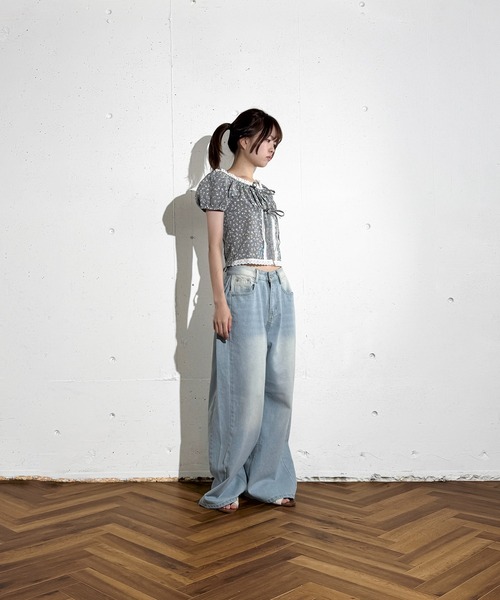 MAISON SELECT(メゾンセレクト)の「6C83 チェック×フラワー レースアクセント2WAYブラウス(シャツ/ブラウス・レディース・ブラック/ライトブルー・FREE)」の5枚目の写真