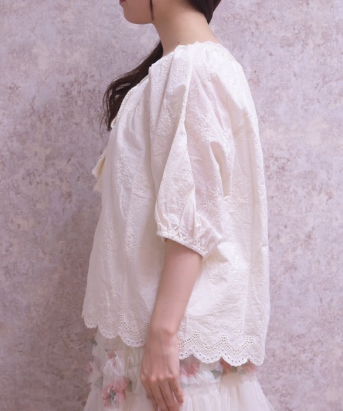 axes femme（アクシーズファム）の「刺繍ブラウス（シャツ/ブラウス・レディース・キナリ・FREE）」の3枚目の写真