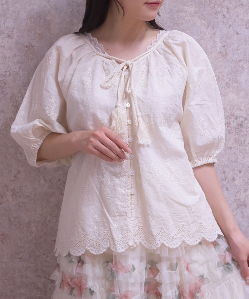 axes femme（アクシーズファム）の「刺繍ブラウス（シャツ/ブラウス・レディース・キナリ・FREE）」の5枚目の写真