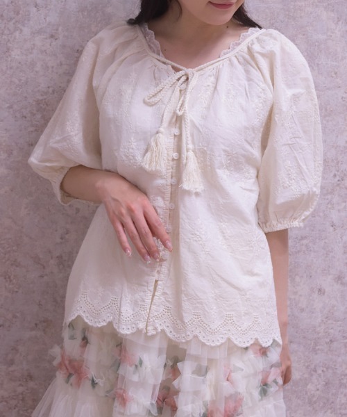 axes femme（アクシーズファム）の「刺繍ブラウス（シャツ/ブラウス・レディース・キナリ・FREE）」の2枚目の写真