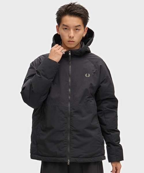 FRED PERRY ダウンジャケット M Fabric Block Padded Jacket／ファブリックブロックパデッドジャケット