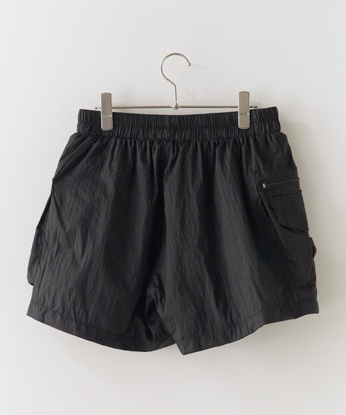Chick(チック)の「Cargo Flare Shorts / カーゴ フレア ショートパンツ ショーツ カジュアル ストリート スポーティー レディース 2026年 夏 夏服(カーゴパンツ・レディース・ブラック/チャコール・FREE)」の22枚目の写真