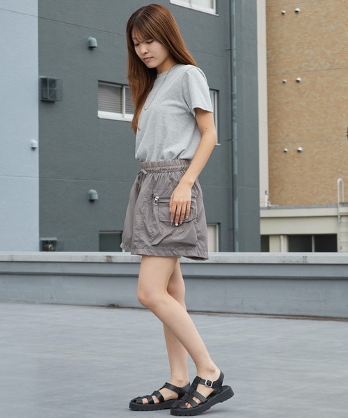 Chick(チック)の「Cargo Flare Shorts / カーゴ フレア ショートパンツ ショーツ カジュアル ストリート スポーティー レディース 2026年 夏 夏服(カーゴパンツ・レディース・ブラック/チャコール・FREE)」の11枚目の写真