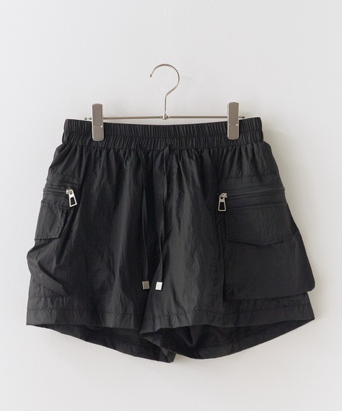 Chick(チック)の「Cargo Flare Shorts / カーゴ フレア ショートパンツ ショーツ カジュアル ストリート スポーティー レディース 2026年 夏 夏服(カーゴパンツ・レディース・ブラック/チャコール・FREE)」の3枚目の写真