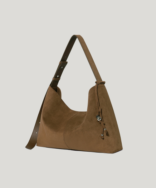 OVHEE(オヴェイ)の「テイヴ スエード ショルダーバッグ Tave Suede Shoulder Bag(ショルダーバッグ・レディース・ダークオリーブ/キャメル・FREE)」の15枚目の写真