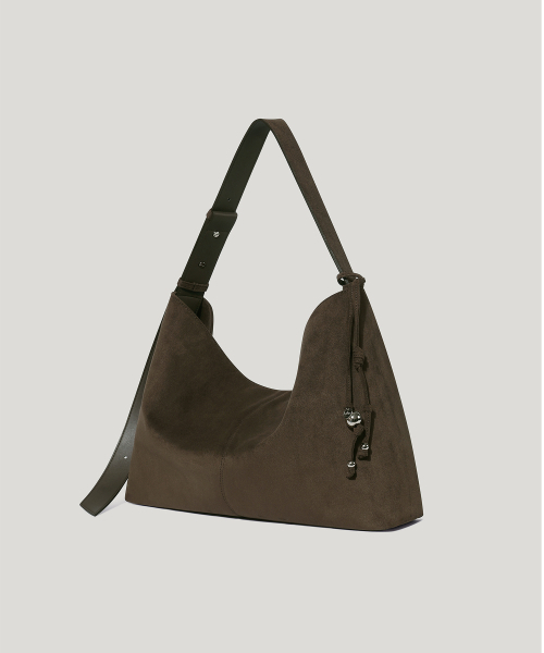 OVHEE(オヴェイ)の「テイヴ スエード ショルダーバッグ Tave Suede Shoulder Bag(ショルダーバッグ・レディース・ダークオリーブ/キャメル・FREE)」の21枚目の写真