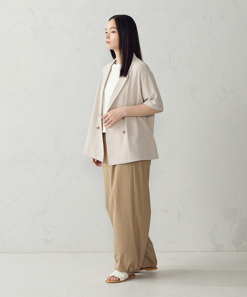 COMME CA ISM(コムサイズム)の「ナイロンストレッチ パラシュートパンツ(その他パンツ・レディース・ベージュ/チャコール・LARGE/MEDIUM)」の3枚目の写真