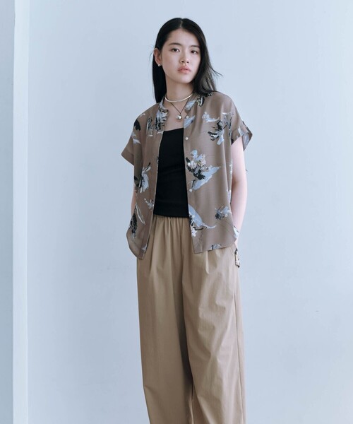 COMME CA ISM(コムサイズム)の「ナイロンストレッチ パラシュートパンツ(その他パンツ・レディース・ベージュ/チャコール・LARGE/MEDIUM)」の5枚目の写真