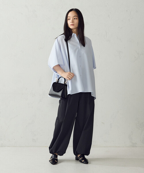 COMME CA ISM(コムサイズム)の「ナイロンストレッチ パラシュートパンツ(その他パンツ・レディース・ベージュ/チャコール・LARGE/MEDIUM)」の10枚目の写真