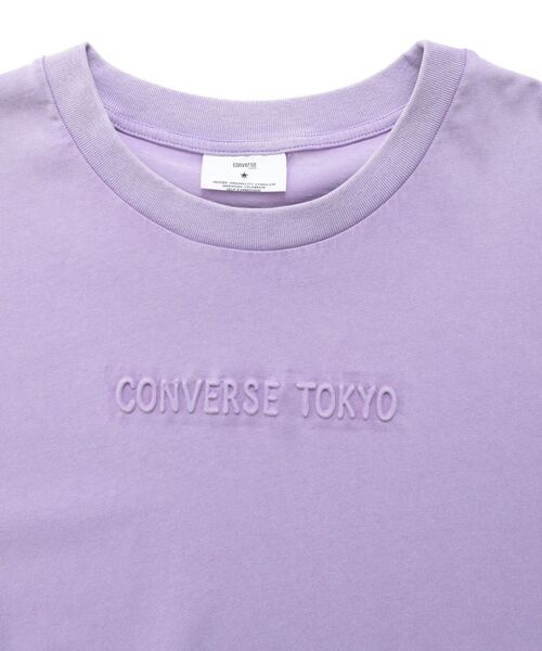 CONVERSE TOKYO（コンバーストウキョウ）の「EMBOSSED LOGO TEE（Tシャツ/カットソー・レディース・ブラック/ライラック/ホワイト・SMALL/MEDIUM）」の8枚目の写真