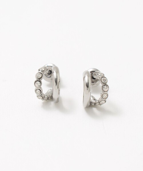 green label relaxing(グリーンレーベルリラクシング)の「キュービック ダブルライン ピアス(ピアス(両耳用)・レディース・シルバー/ゴールド・FREE)」の2枚目の写真