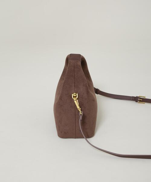 NANO universe(ナノユニバース)の「SINBONO/Vienna Crossbody Bag FakeSuede(ショルダーバッグ・レディース・ダークブラウン/アイボリー・FREE)」の6枚目の写真