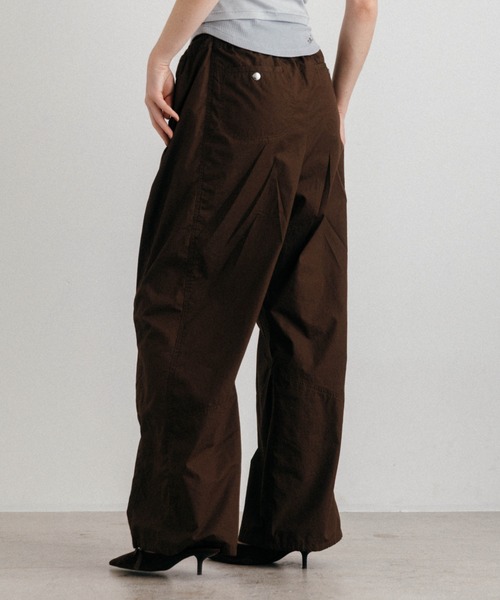CREDONA(クレドナ)の「OFFSET WAIST PANTS/オフセットウエストパンツ(その他パンツ・レディース・ブラック/ブラウン・1/0)」の7枚目の写真