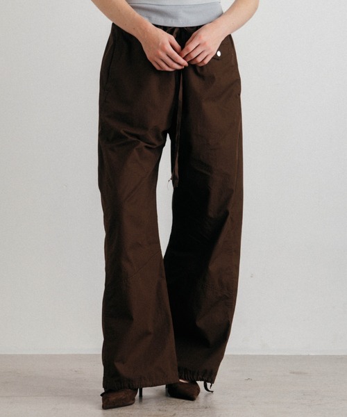 CREDONA(クレドナ)の「OFFSET WAIST PANTS/オフセットウエストパンツ(その他パンツ・レディース・ブラック/ブラウン・1/0)」の6枚目の写真