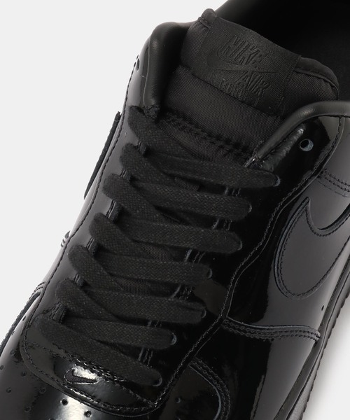 NIKE(ナイキ)の「NIKE AIR FORCE 1 '07 PRM IV2857-010(スニーカー・メンズ・ブラック・30cm/29cm/28.5cm/28cm/27.5cm/27cm/26.5cm/26cm/25.5cm/25cm/24.5cm/24cm)」の7枚目の写真