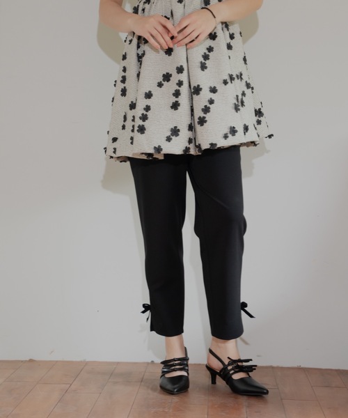 JUMELLE(ジュメロ)の「アンクルリボンパンツ(スラックス・レディース・ブラック/アイボリー・LARGE/MEDIUM/SMALL)」の4枚目の写真