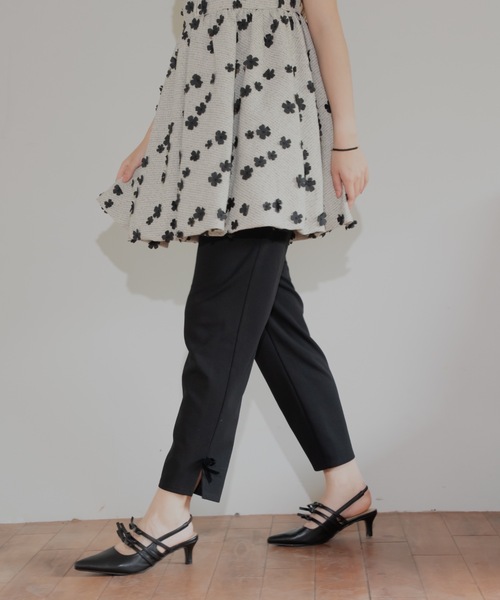JUMELLE(ジュメロ)の「アンクルリボンパンツ(スラックス・レディース・ブラック/アイボリー・LARGE/MEDIUM/SMALL)」の3枚目の写真