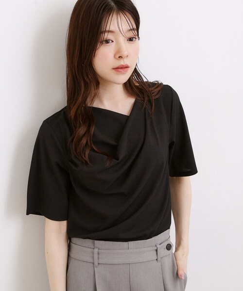 grove(グローブ)の「着るだけで旬顔 ドレープネックテレコTシャツ(Tシャツ/カットソー・レディース・ブラック/オフホワイト・05/04/03/02)」の2枚目の写真