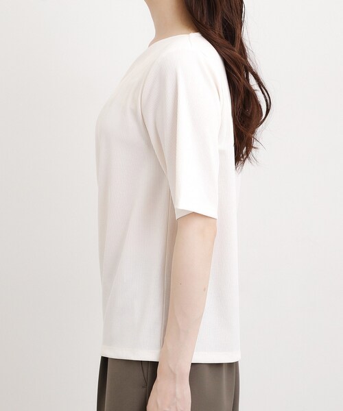grove(グローブ)の「着るだけで旬顔 ドレープネックテレコTシャツ(Tシャツ/カットソー・レディース・ブラック/オフホワイト・05/04/03/02)」の7枚目の写真