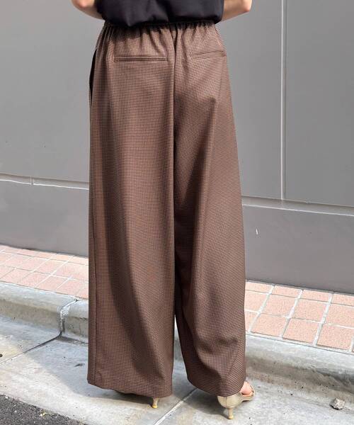 le.coeur blanc(ルクールブラン)の「【日本製】ガンクラブチェックワイドパンツ(その他パンツ・レディース・ブラウン系その他2/ベージュ系その他2・38)」の15枚目の写真