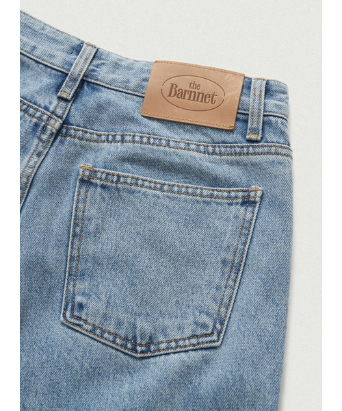 The Barnnet(ザバーネット)の「Daddy Loose-Fit Denim Pants(デニムパンツ・レディース・ブルー・LARGE/SMALL/MEDIUM/X-SMALL)」の3枚目の写真