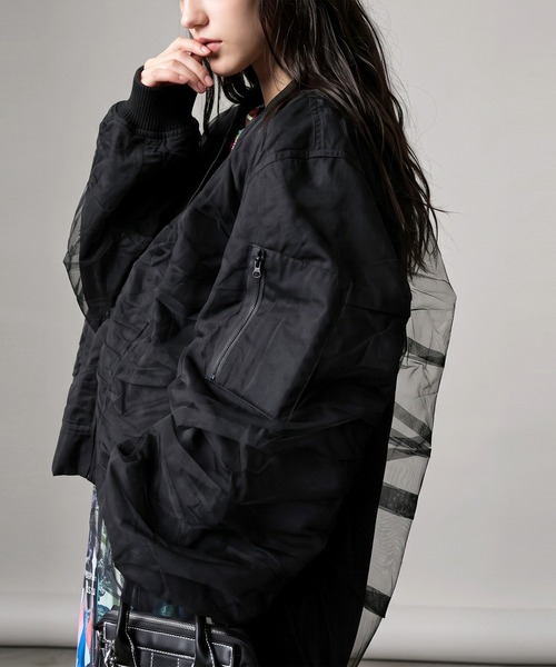 antiqua(アンティカ)の「シアー 中綿 異素材 MA-1(MA-1・レディース・ライトグレー/ブラック・ONESIZE)」の5枚目の写真