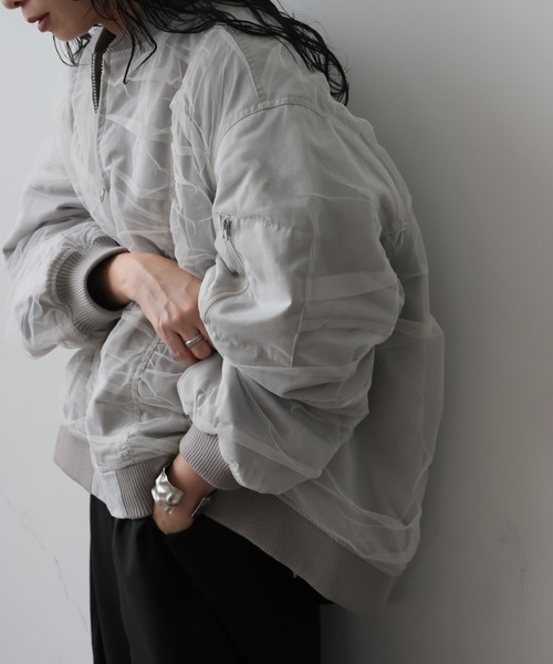 antiqua(アンティカ)の「シアー 中綿 異素材 MA-1(MA-1・レディース・ライトグレー/ブラック・ONESIZE)」の10枚目の写真