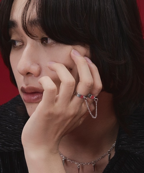 Ellno Loset(エルノロゼット)の「two-finger chain ring/2フィンガーチェーンリング(リング・メンズ・シルバー・FREE)」の2枚目の写真