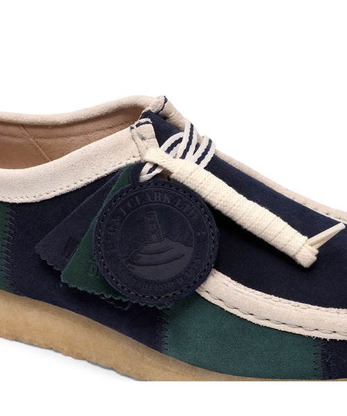 Clarks(クラークス)の「WALLABEE BLUE/GREEN STRIP(スニーカー・メンズ・マルチ・25.5cm/26.0cm/26.5cm/27.0cm)」の2枚目の写真