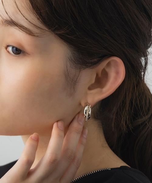 AJUGA.(アジュガ)の「ボリュームツイストフープピアス(ピアス(両耳用)・レディース・ゴールド・ONE SIZE)」の5枚目の写真