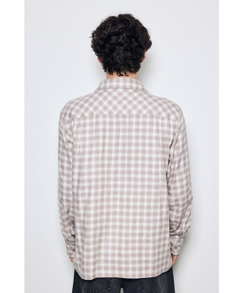 AZUL by moussy(アズールバイマウジー)の「オンブレチェックシャツ 秋服 冬服(シャツ/ブラウス・メンズ・ホワイト/ブラック/ブラック系その他/ベージュ系その他/ブルー・MEDIUM/LARGE)」の22枚目の写真