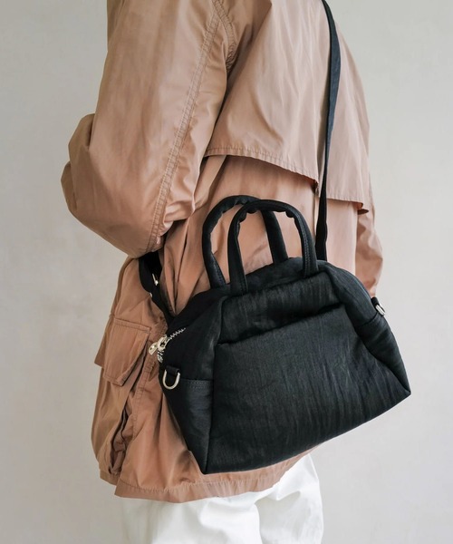 ITTI(イッチ)の「ANNIE PUFFER MINI MADISON BAG / CERATO BRIGHT(ショルダーバッグ・レディース・ブラック/ブラウン・FREE)」の9枚目の写真
