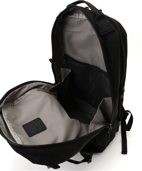 C6（シーシックス）の「C6(シーシックス) SLIM BACKPACK / 102-C-6